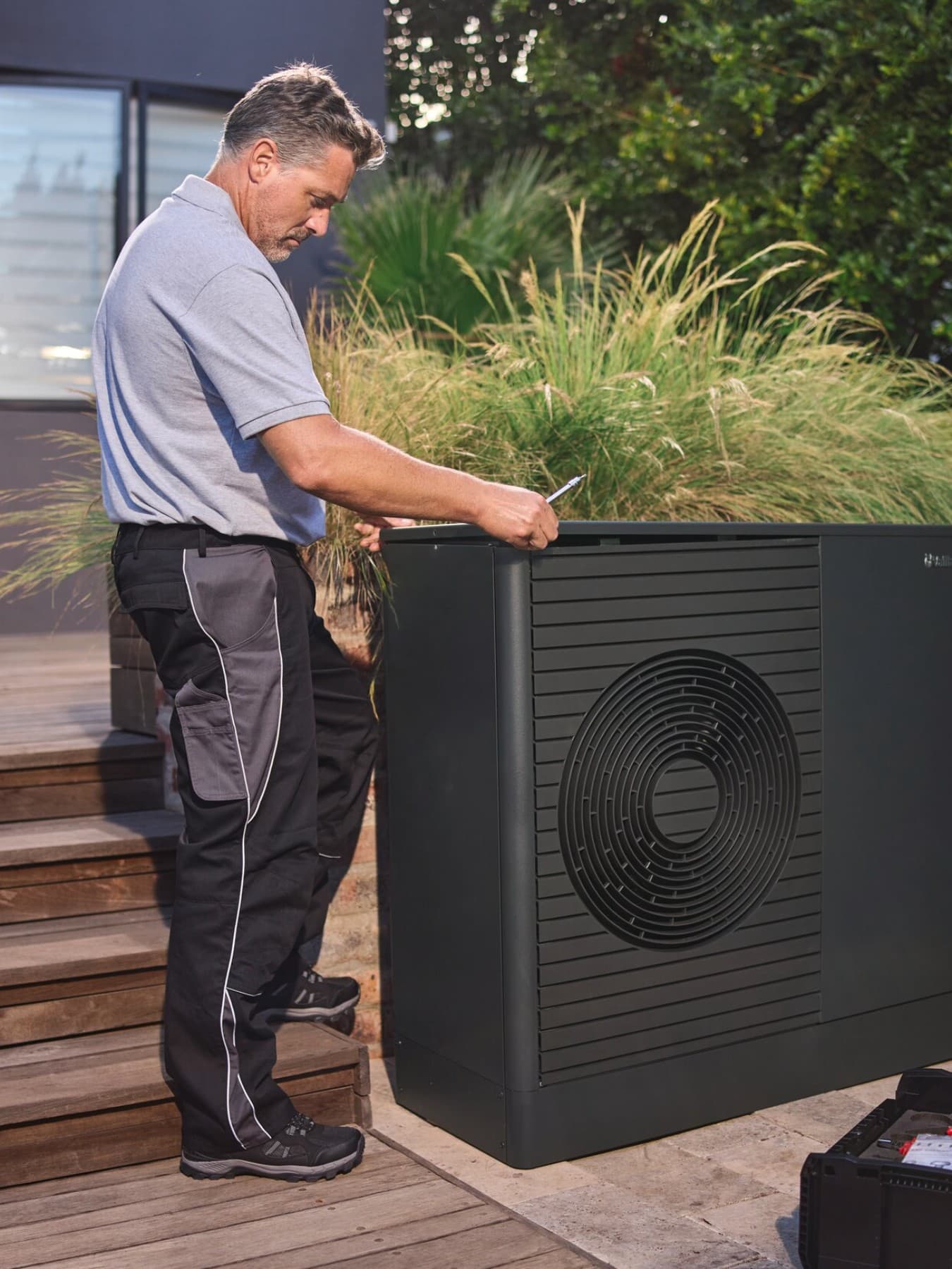 Instalater radi na Vaillant dizalici topline