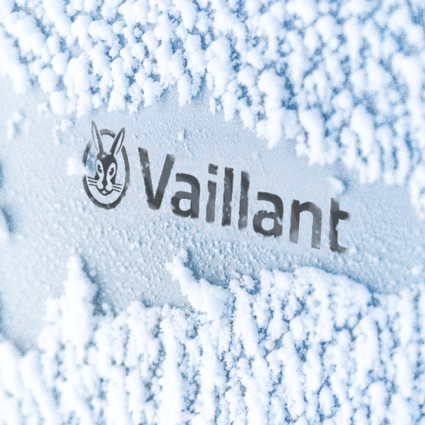 Vaillantov logotip na dizalici topline prekrivenoj snijegom