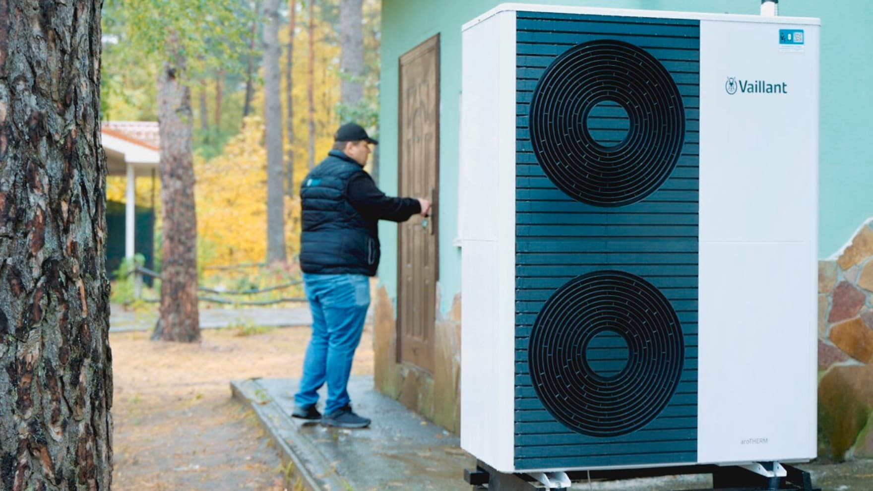 Nova Vaillant dizalica topline ispred zgrade u SOS Dječjem selu u Brovaryju